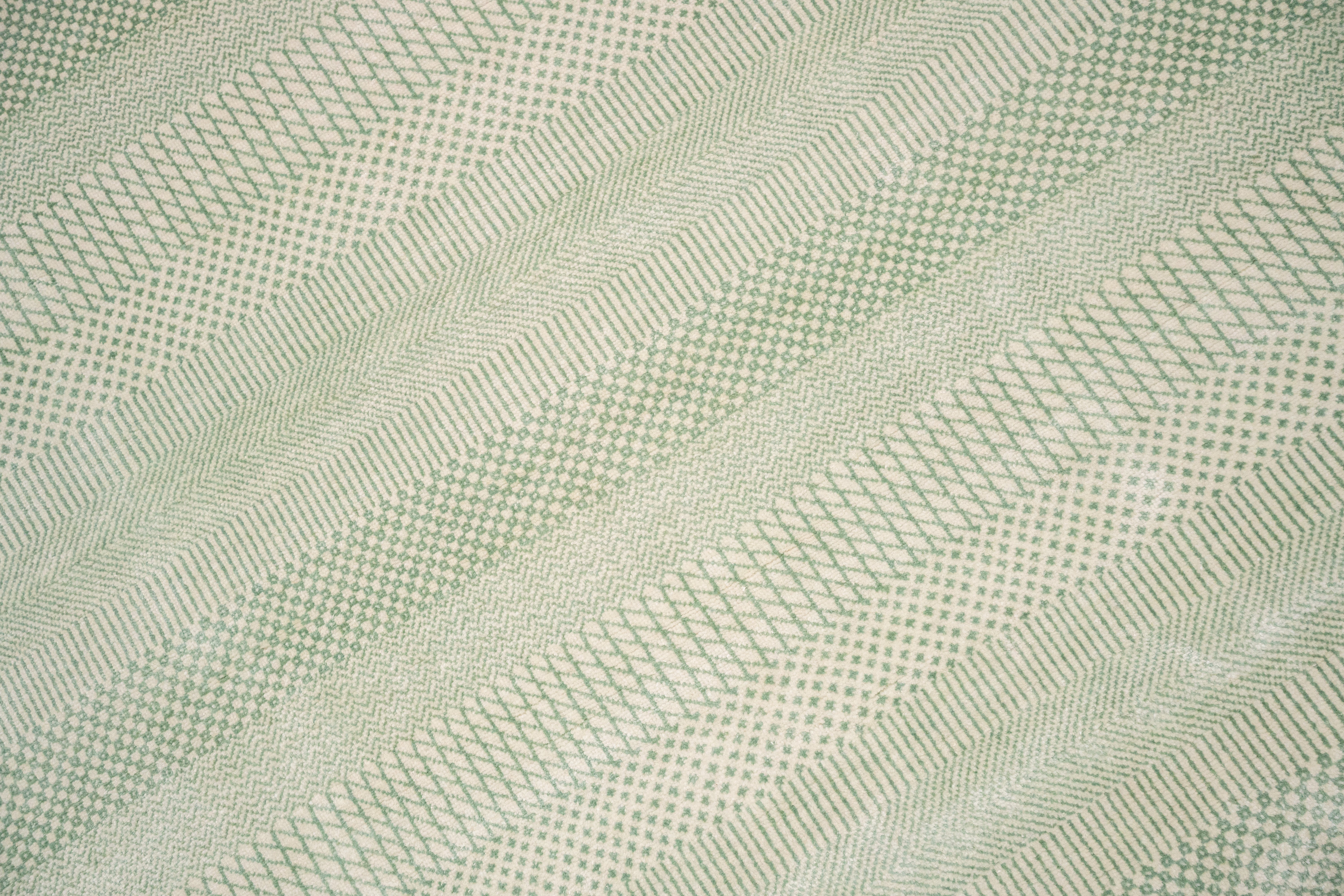 Handknotted Carpet, DIA- 06 MCN, Pearl & Laurel Green